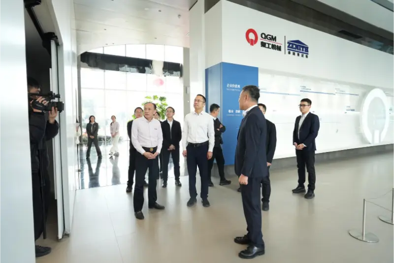 Kerajaan dan perusahaan bekerjasama untuk menggalakkan pembangunan; penyelidikan di tapak menghangatkan hati perusahaan.