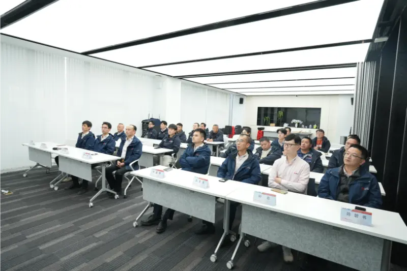 Mesyuarat penggemblengan untuk projek pembuatan batu bata luar negara Quangong Machinery Co., Ltd. telah berakhir dengan jayanya.